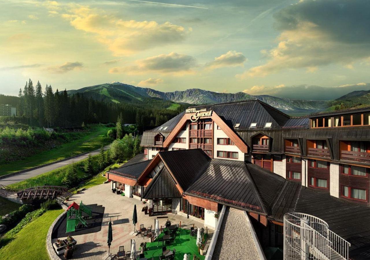 Hotel Grand Jasna Demanovska Dolina Exterior photo